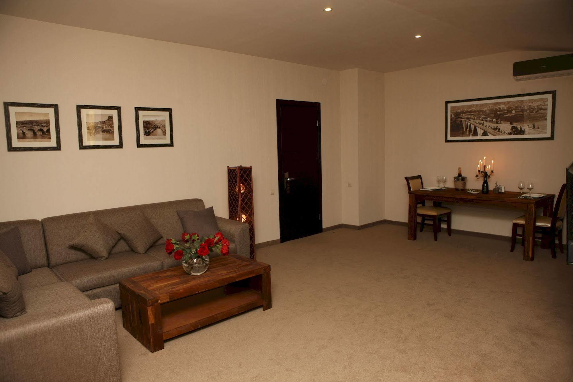 Hotel Orion Old Town Tbilisi Luaran gambar